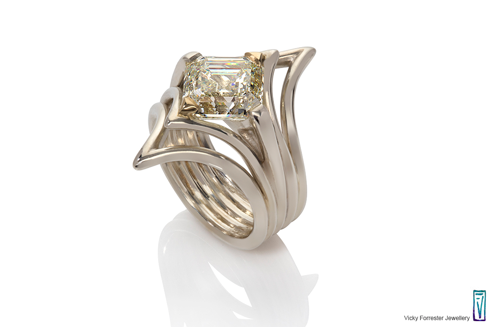 Vicky Forrester contemporary jewellery